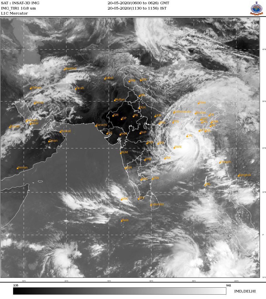 ciclone amphan india