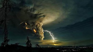 Photo of Eruzione vulcano nelle Filippine: colonna di fumo alta 2400 metri