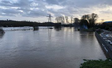 Photo of VIDEO – Tempesta Dennis, Regno Unito in difficoltà: è ancora allerta
