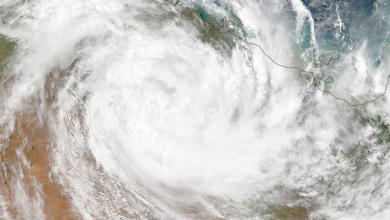 Photo of Australia, ciclone Ferdinand in azione con raffiche a 165 km/h: i dettagli