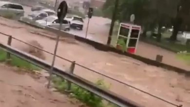 Photo of ALLERTA METEO, il maltempo non molla la presa: è MASSIMA CRITICITÀ