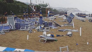 Photo of VIDEO e FOTO – Sperlonga, enorme TROMBA MARINA tocca la costa