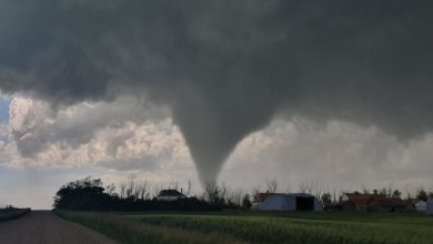 Photo of VIDEO e FOTO – Imponente TORNADO tocca terra nel sud del CANADA