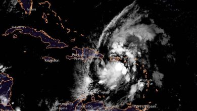 Photo of Sui CARAIBI la furia della TEMPESTA ISAIAS, nel mirino anche gli USA