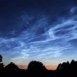 Lo spettacolo delle nubi nottilucenti nei cieli del Nord