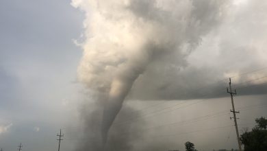 Photo of VIDEO – Un DEVASTANTE TORNADO si abbatte in Canada: vittime e feriti