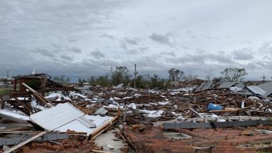 Photo of FOTO – URAGANO LAURA, travolta la LOUISIANA: distruzione e morte