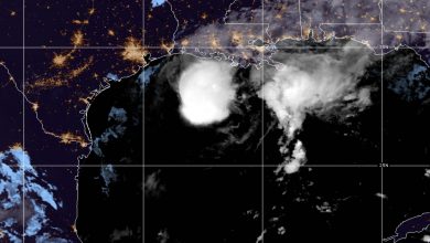 Photo of TEMPESTA TROPICALE BETA, le coste del Texas nel mirino: la situazione