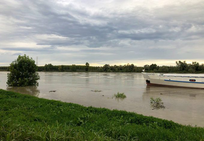 Il fiume Po in piena a Boretto