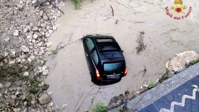 Photo of Maltempo, paura a FROSINONE: crolla un ponte, un’auto finisce nel fiume [VIDEO]