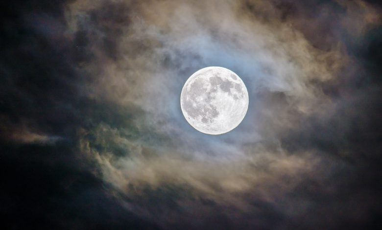 luna piena blu halloween