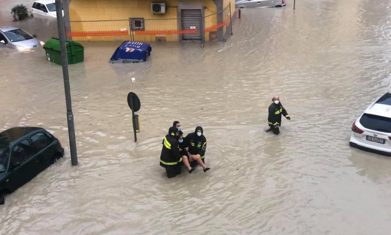 maltempo calabria alluvione crotone allerta rossa