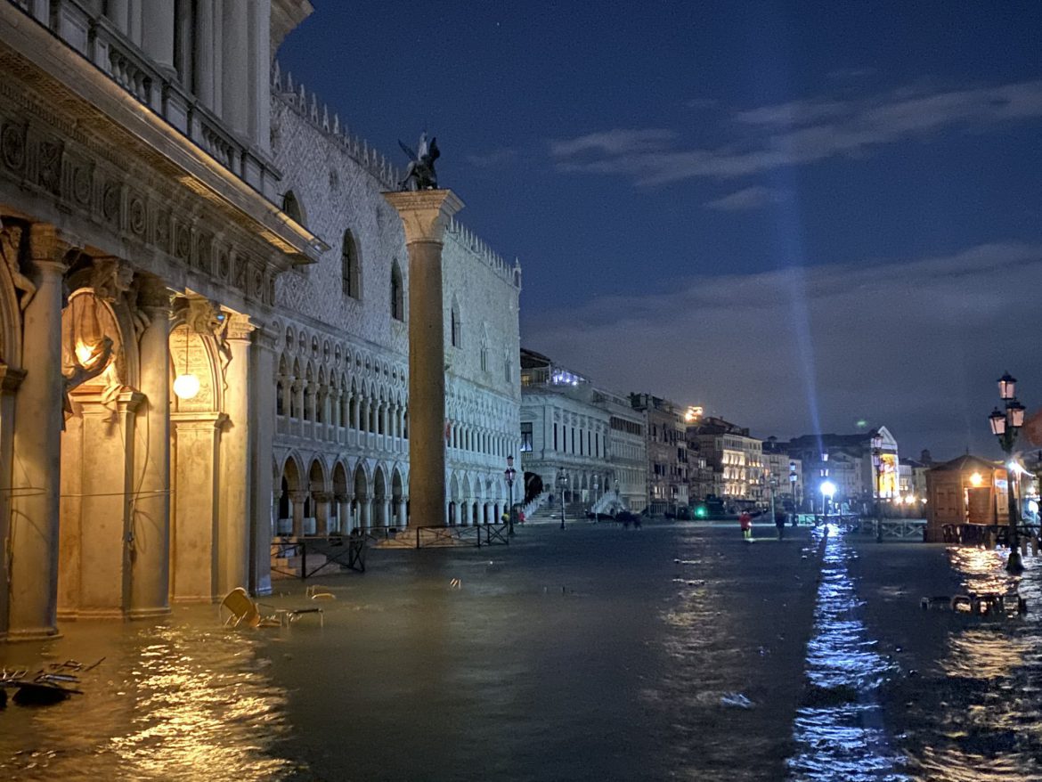 venezia acqua alta cause cambiamento climatico