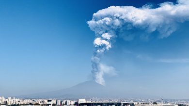Photo of L’ETNA non si ferma: nuova eruzione! Colonna di fumo alta 12 KM [FOTO e VIDEO]