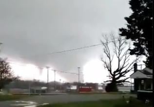 Photo of Stati Uniti, un devastante TORNADO uccide 5 persone in Alabama [VIDEO]