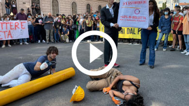 Photo of Fridays For Future, a Milano il flash mob contro l’aumento delle bollette: “risultato di scelte scellerate”
