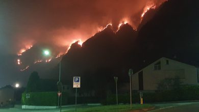 Photo of Due grandi incendi sulle Dolomiti venete: ettari di vegetazione in fiamme