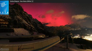 Photo of Aurora boreale, la magia del Nord illumina i cieli d’Italia: come è arrivata fin qui?