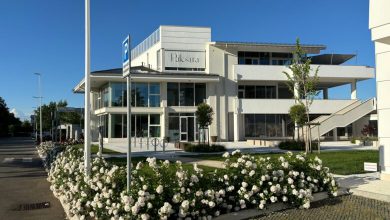 Photo of L’Ecovillaggio che tutela l’ambiente e il benessere delle persone si arricchisce di una nuova colonnina FAST con due prese per la ricarica delle auto