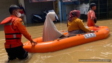 Photo of Indonesia, alluvioni e frane a Sumatra: ci sono molti morti