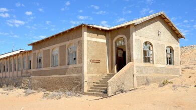 Photo of Kolmanskop: La Magica Città Fantasma Sepolta dalla Sabbia in Namibia