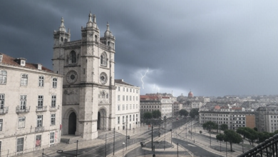 Photo of Portogallo colpito dalla tempesta Martinho: emergenza a Lisbona