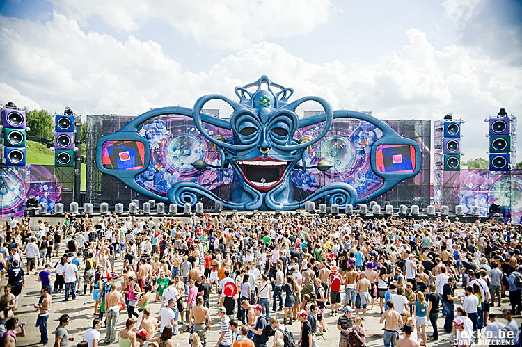Tomorrowland_palco_principal_Credits-Ossila_Wikipedia-Creative-Commons