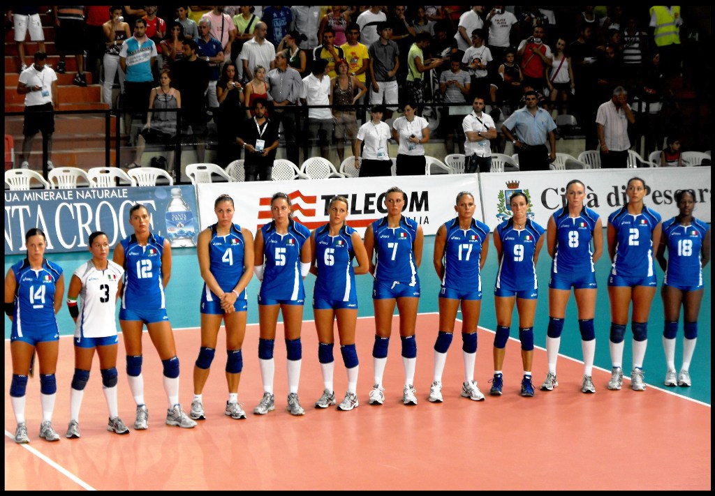 Volley-pallavolo-femminile-Credits-Mentnafunangann_Wikipedia-Creative-Commons