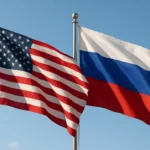 Bandiera Usa e Russia con sventolano vicine di giorno