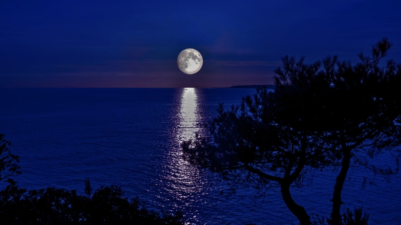 luna piena agosto acquario