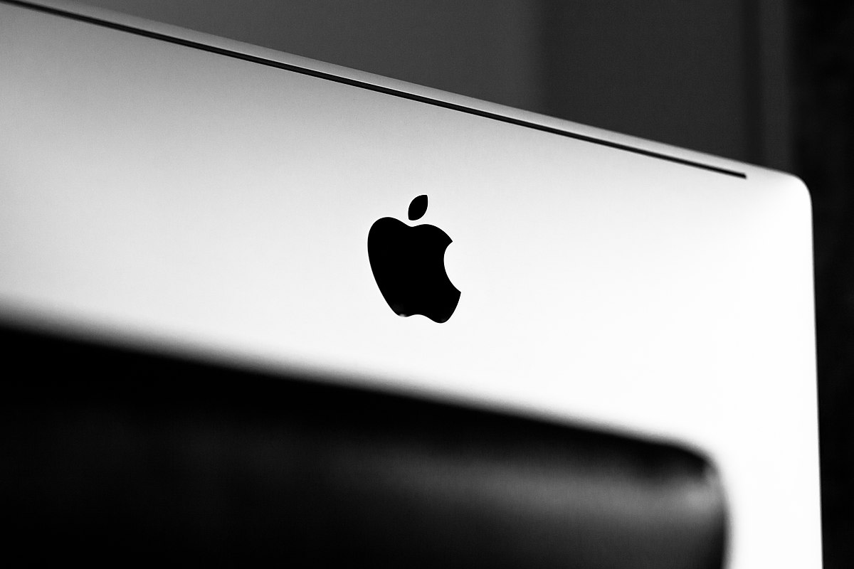 Apple-Credits-Hakan-Dahlstrom_Wikipedia-Creative-Commons.