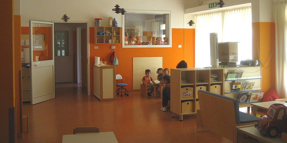 Bambini_allasilo_Crediti-Vincenzo-Mainardi_Wikipedia-Creative-Commons