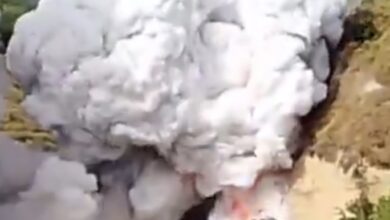 Photo of Esplosione in fabbrica di fuochi d’artificio a Pianura: un morto, feriti vigili del fuoco e carabinieri