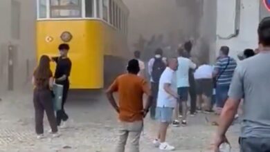 Photo of Lisbona, deraglia la funicolare Elevador da Glória: decine di morti e molti feriti