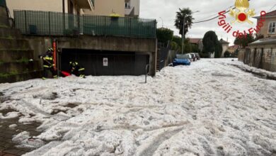 Photo of Grandinata intensa e maltempo in provincia di Como: strade imbiancate e forti disagi