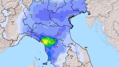 Photo of Maltempo a Carrara, nubifragio nella notte: strade allagate e scuole chiuse