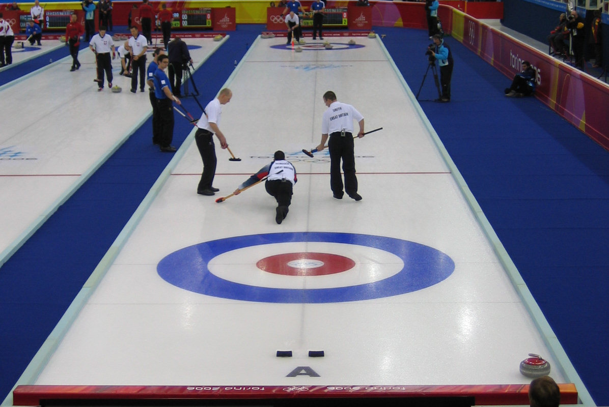 Curling-Credits-John-Johnston_Wikipedia-Creative-Commons.
