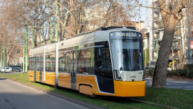 Photo of Aggiornamento: Tram deraglia a Milano in viale Vittorio Veneto, due morti e 39 feriti