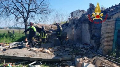 Photo of Crollo tetto casolare nel Parco degli Acquedotti: due morti a Roma