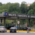 Frontiera-dogana-Italia-Svizzera-Credits-warrenski_Wikipedia-Creative-Commons