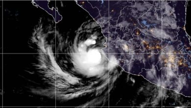 Photo of Uragano Simon in Messico: piogge eccezionali e venti di 200 km/h